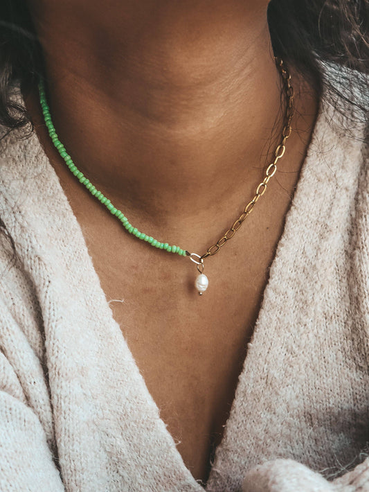 Pura Pearl Seed Bead Necklace: White