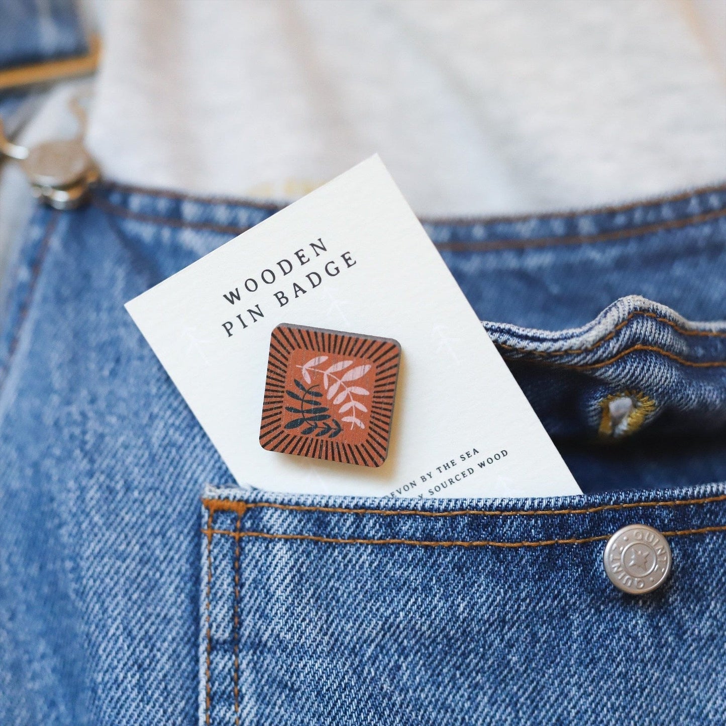 Wooden Pin Badge - Leaf