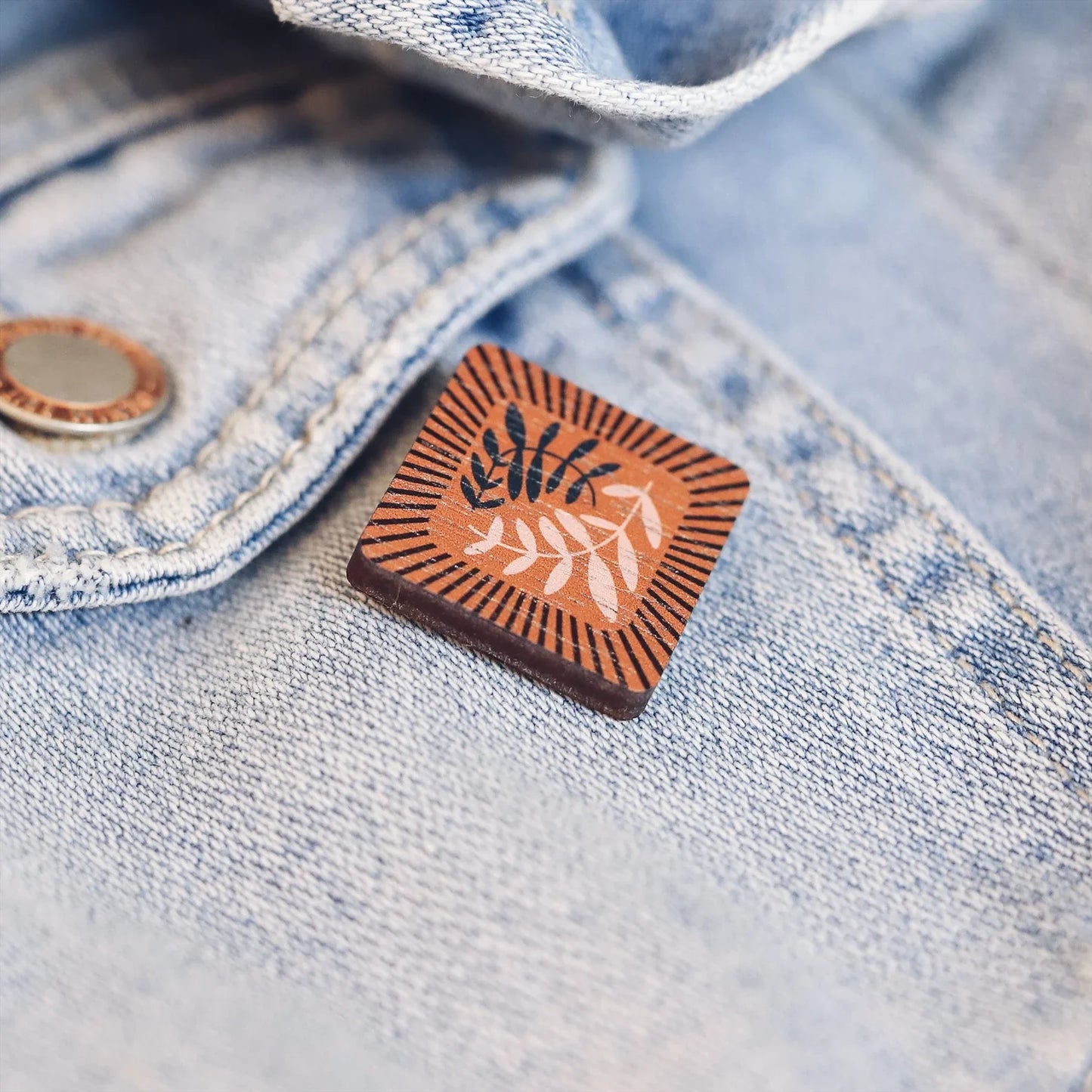 Wooden Pin Badge - Leaf
