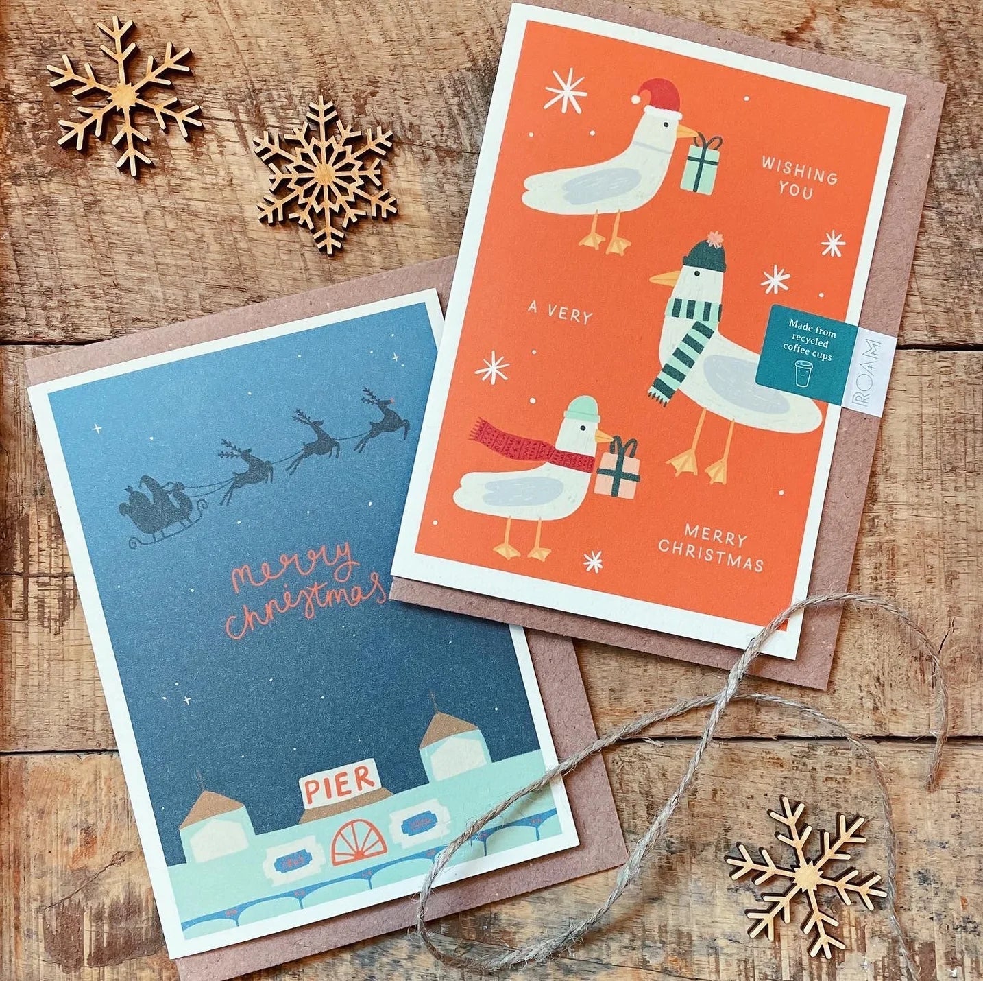 Pack of 4 Recycled Coffee Cup Christmas Card - Pier & Seagulls